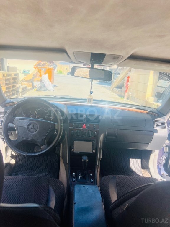 Mercedes C 240