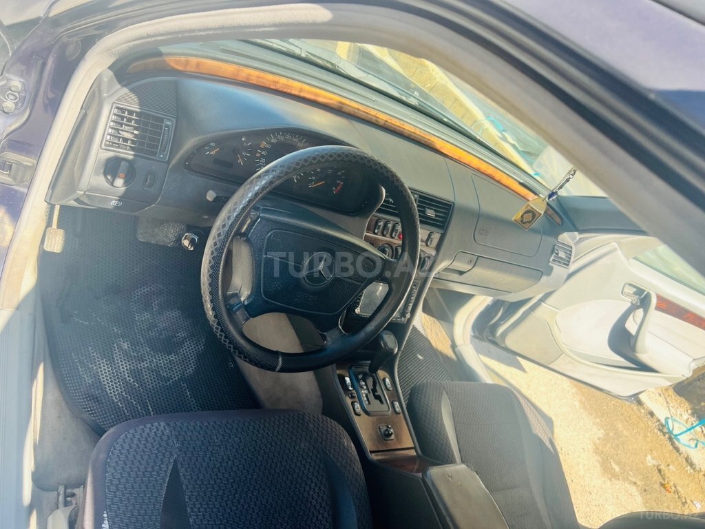 Mercedes C 240
