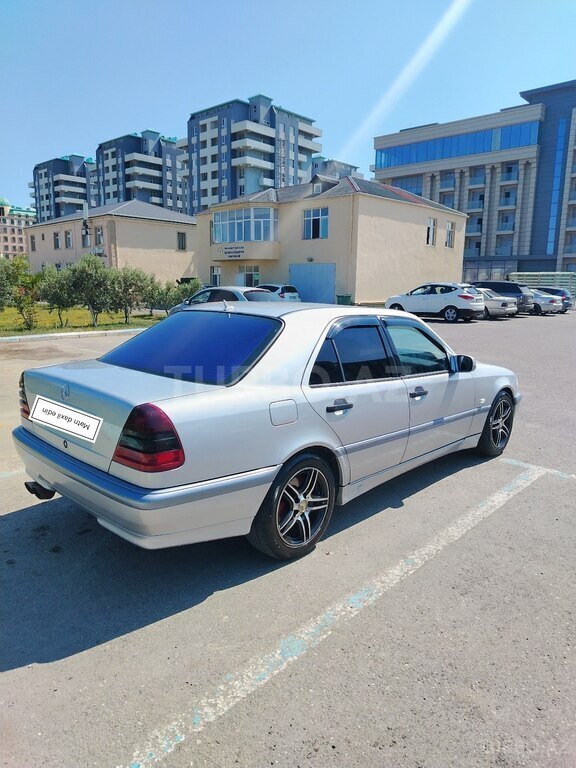 Mercedes C 240