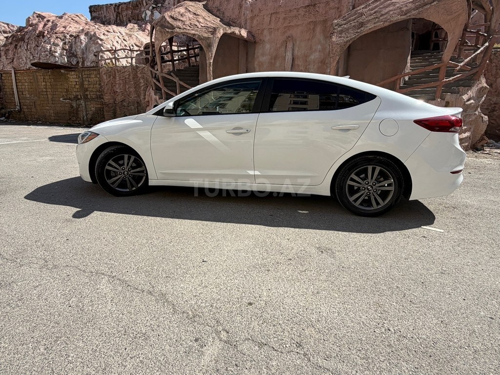 Hyundai Elantra