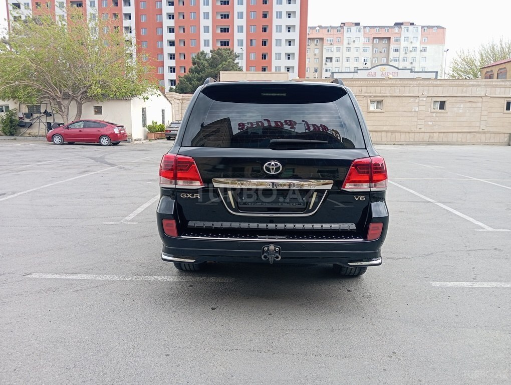 Toyota Land Cruiser