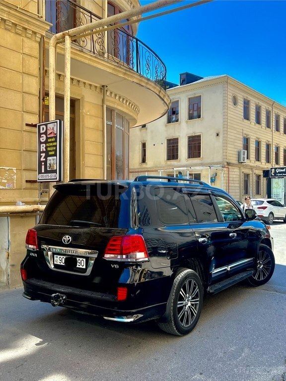 Toyota Land Cruiser