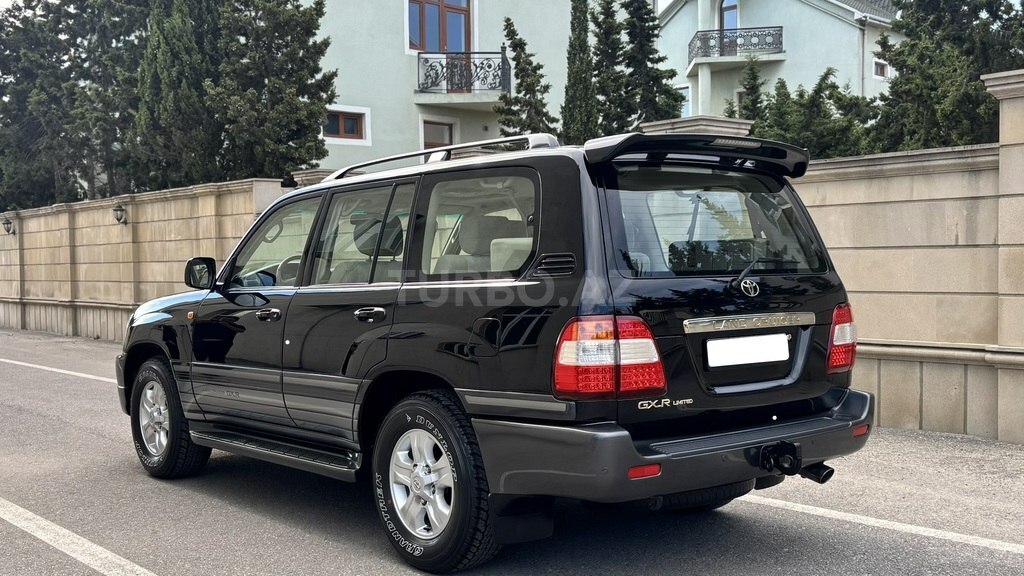 Toyota Land Cruiser