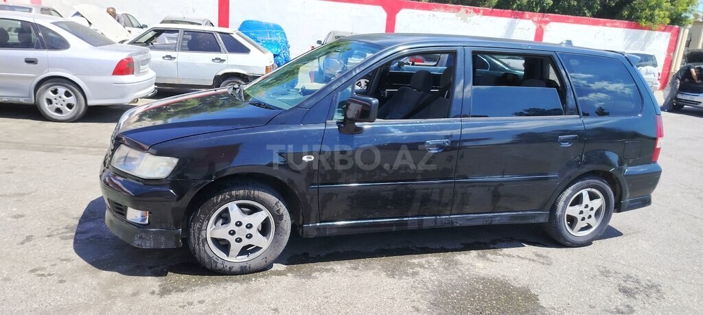 Mitsubishi Chariot Grandis