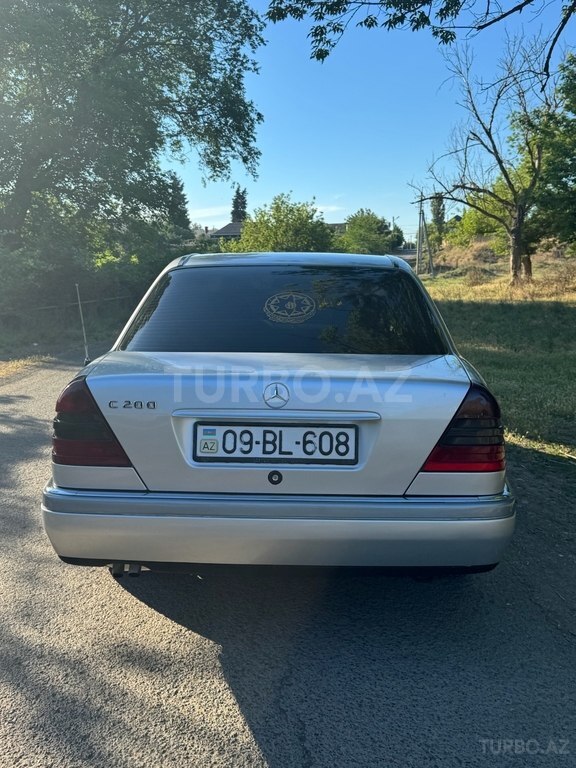 Mercedes C 200