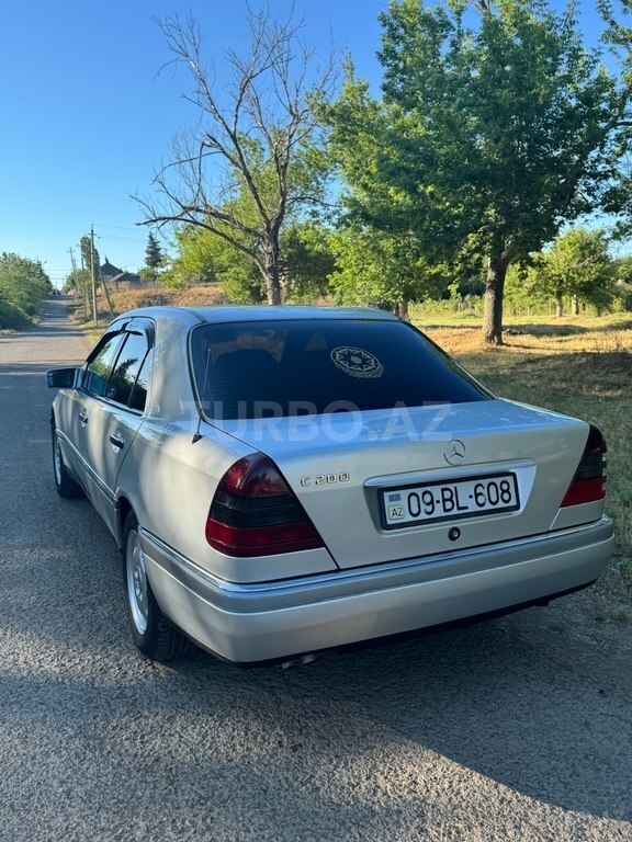 Mercedes C 200