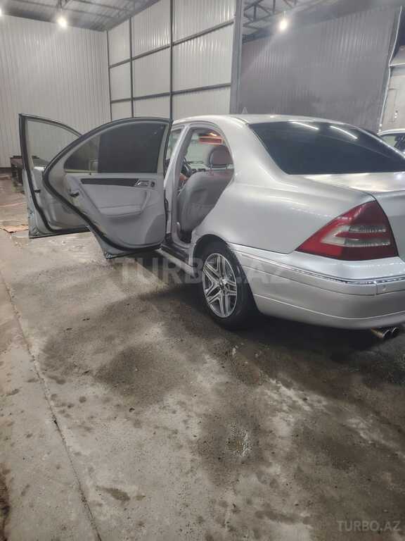 Mercedes C 240