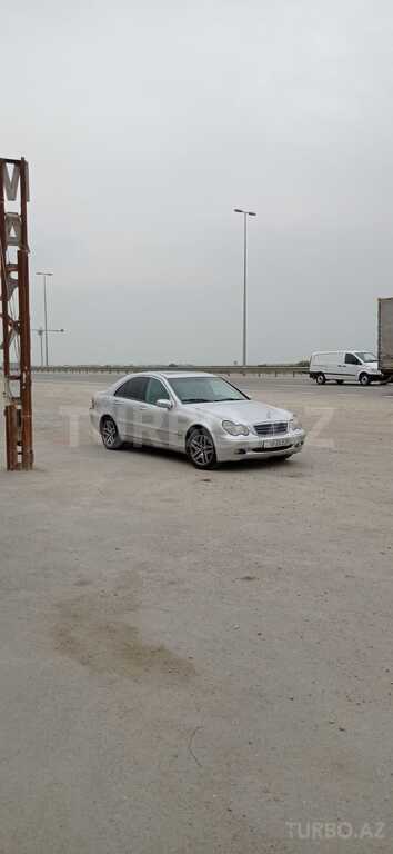 Mercedes C 240