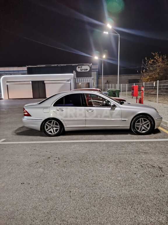 Mercedes C 240