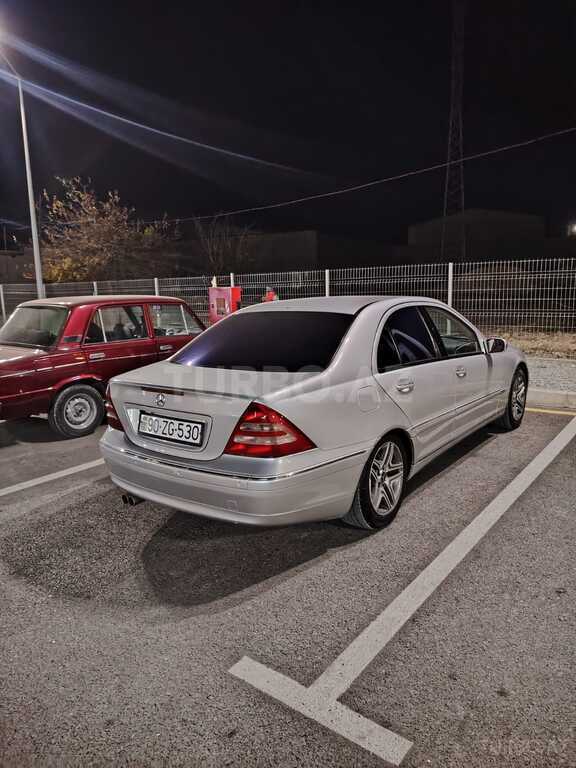 Mercedes C 240