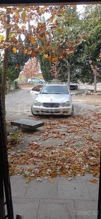 Mercedes C 240