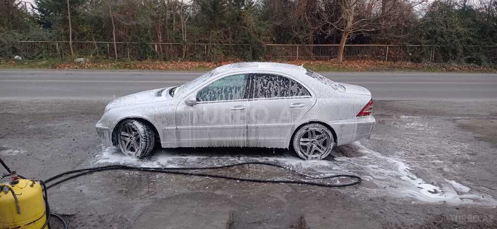 Mercedes C 240
