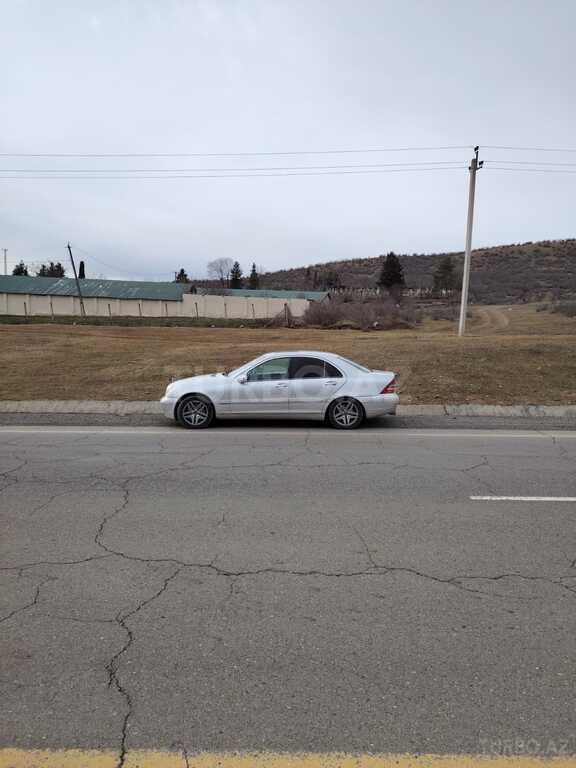 Mercedes C 240