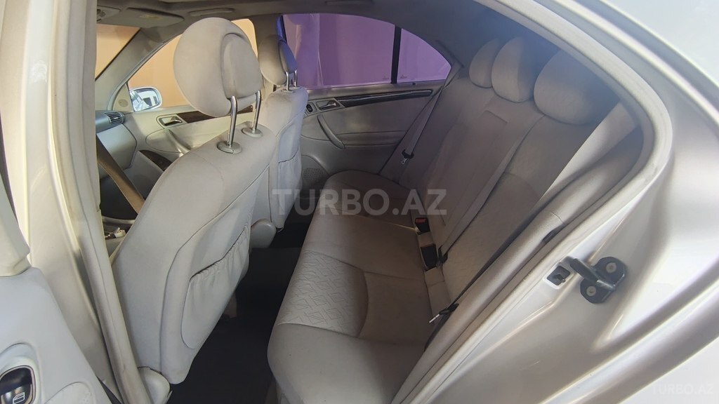 Mercedes C 240