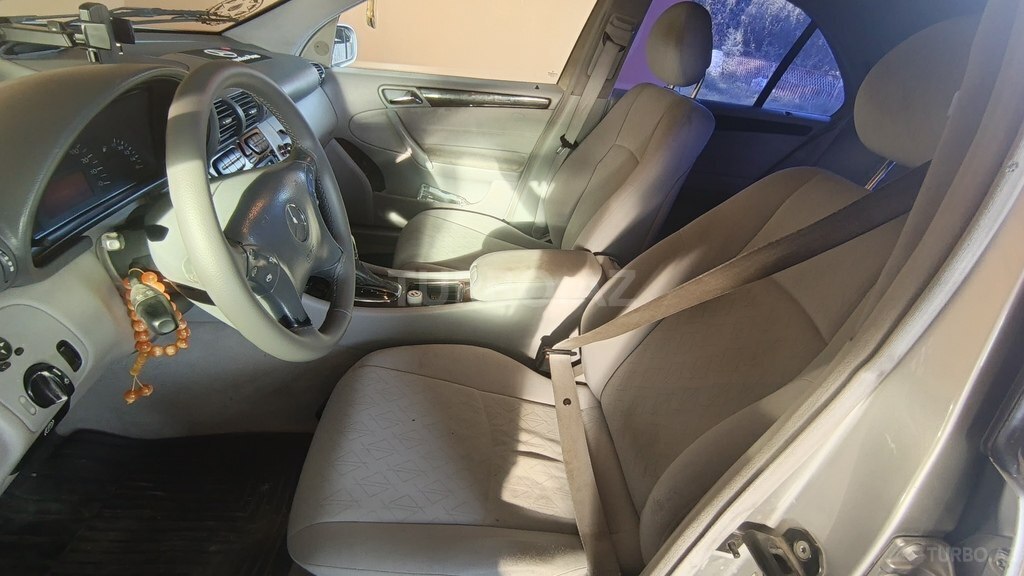 Mercedes C 240
