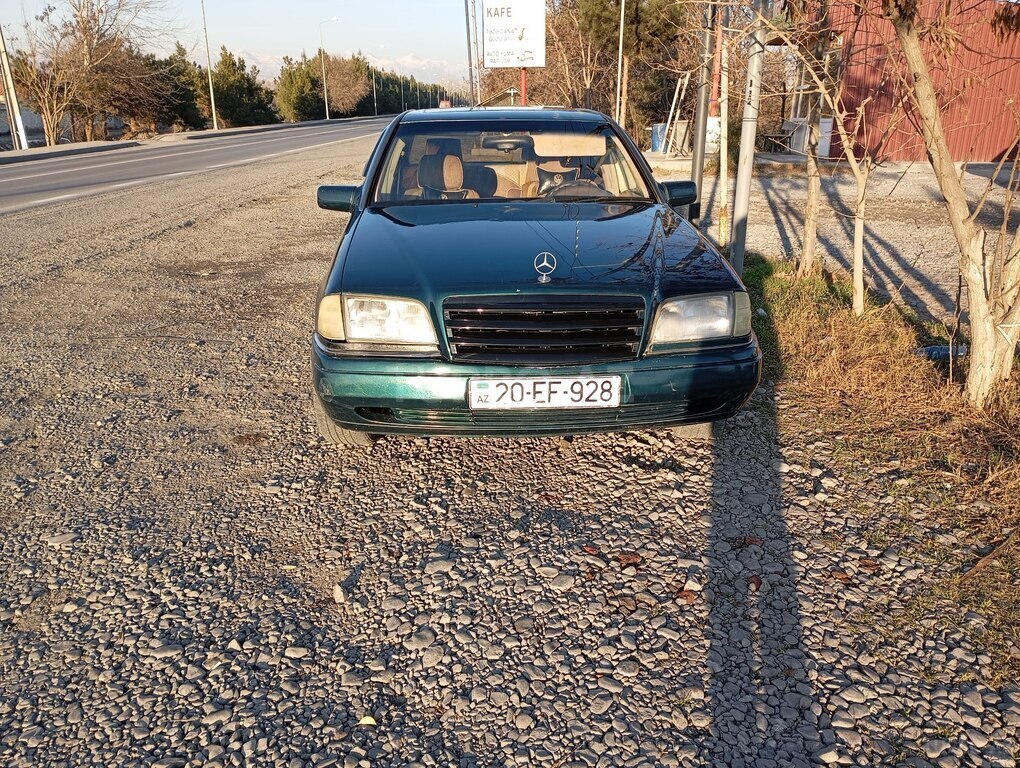Mercedes C 200