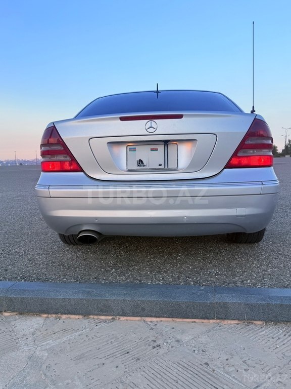 Mercedes C 230