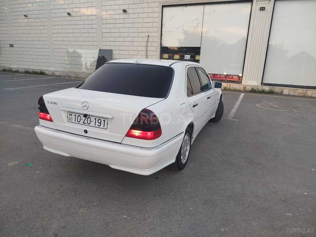 Mercedes C 200