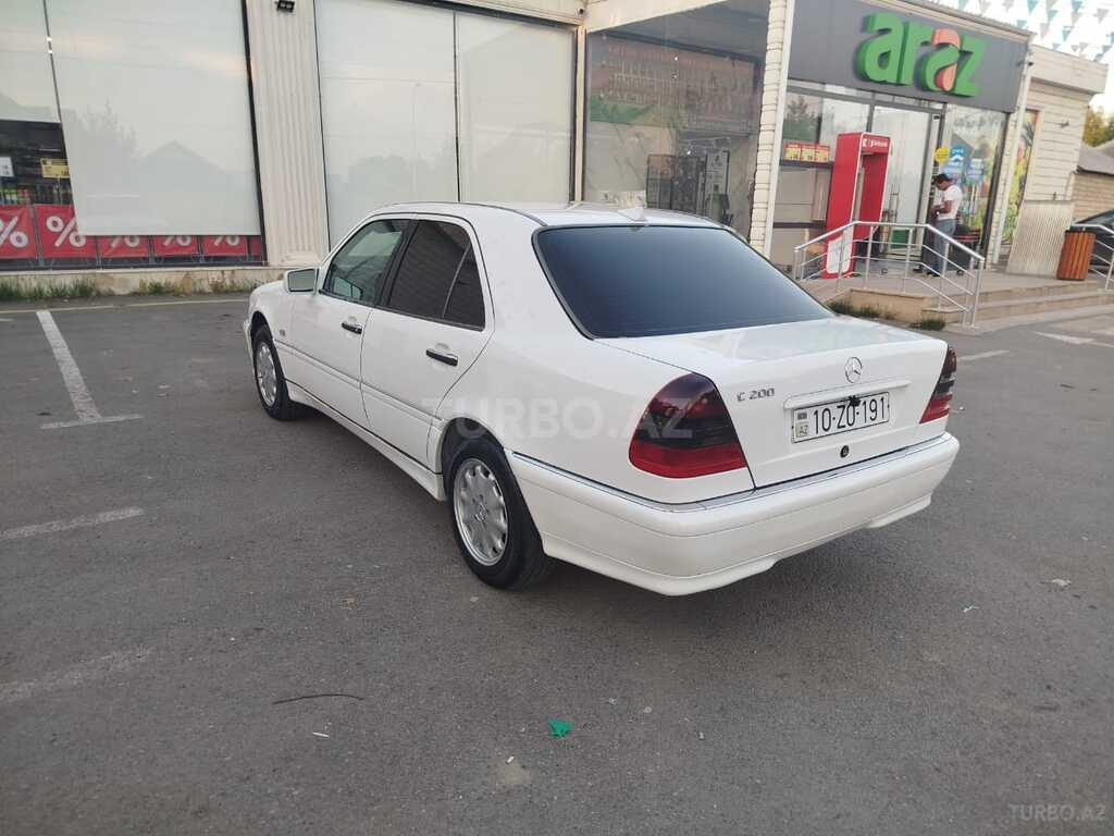 Mercedes C 200