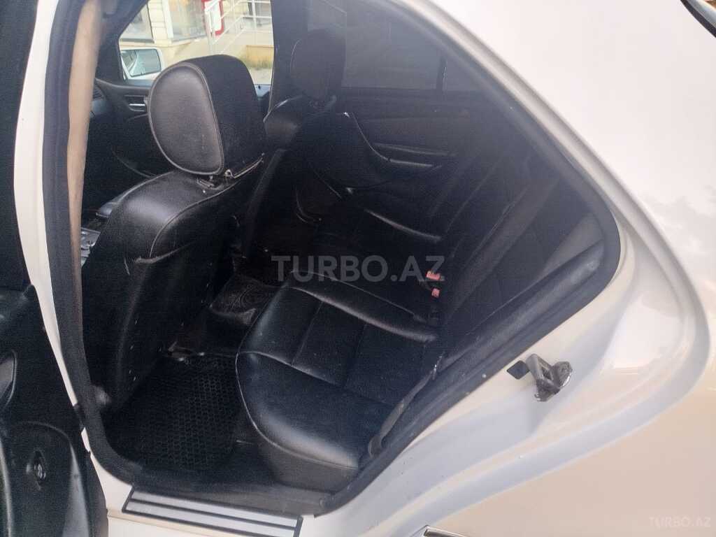 Mercedes C 200