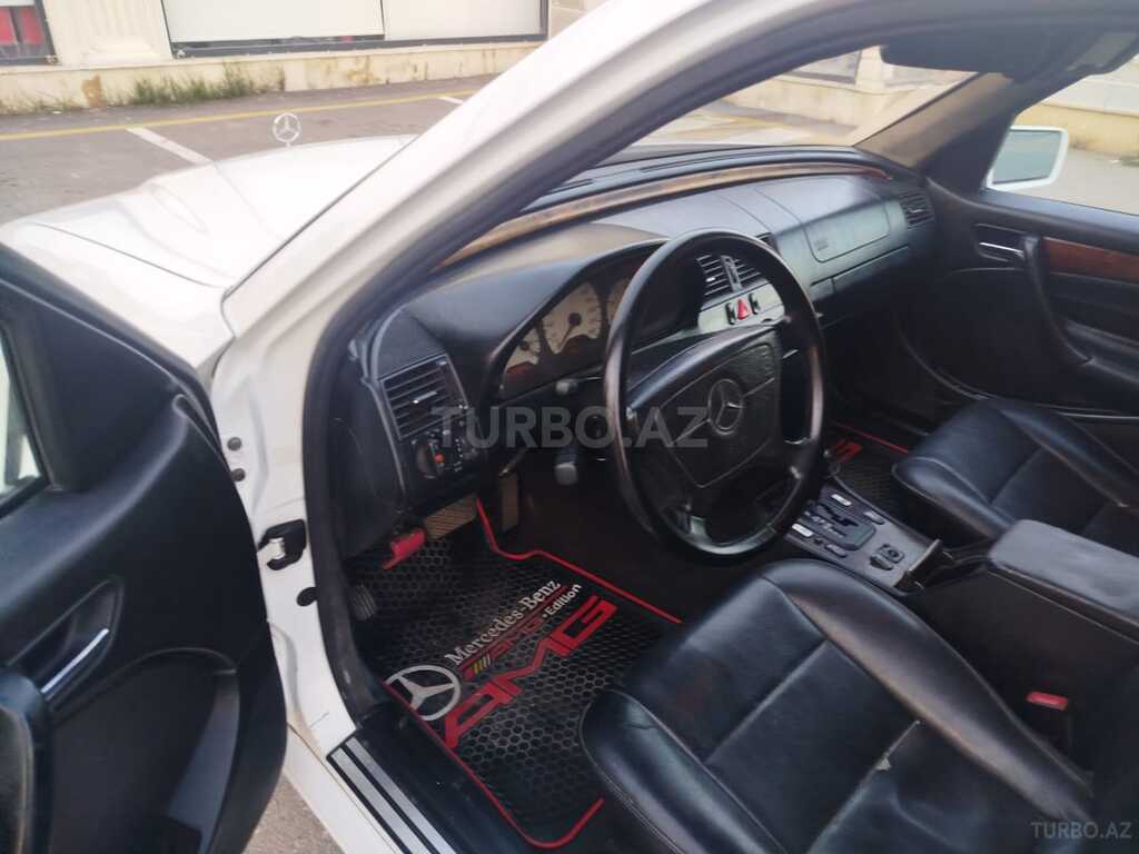 Mercedes C 200