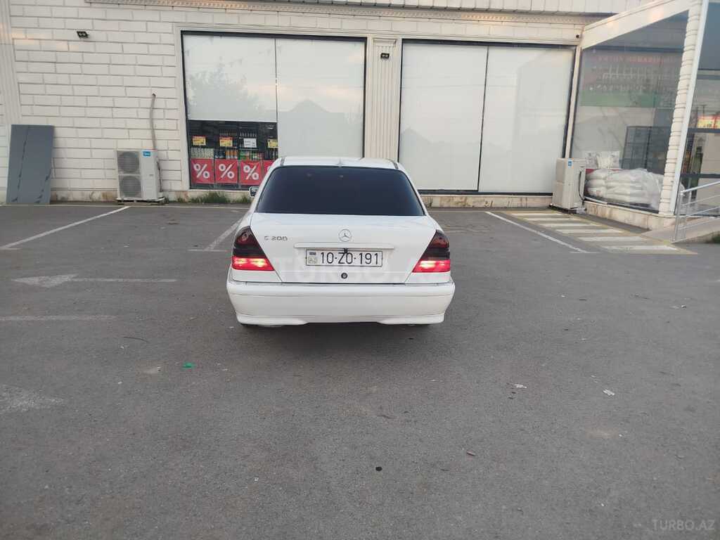 Mercedes C 200