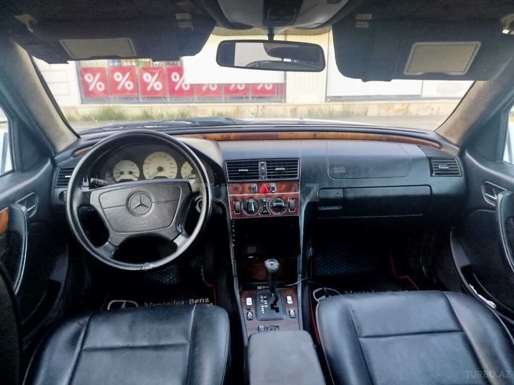 Mercedes C 200