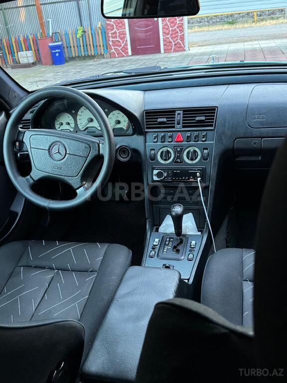 Mercedes C 200