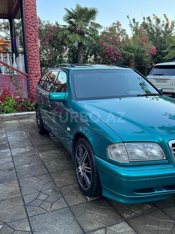 Mercedes C 200