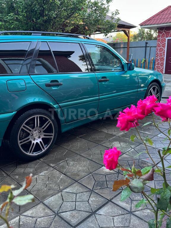 Mercedes C 200