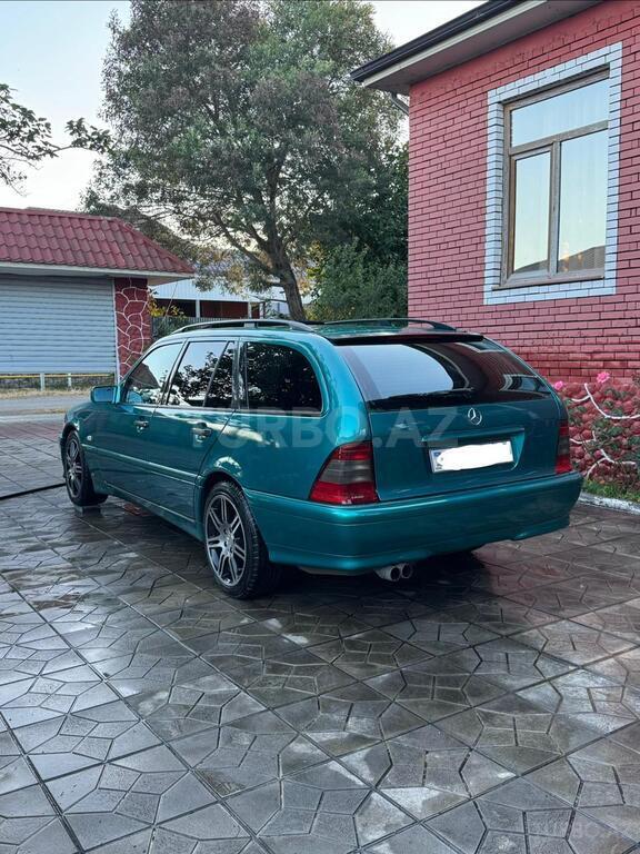 Mercedes C 200