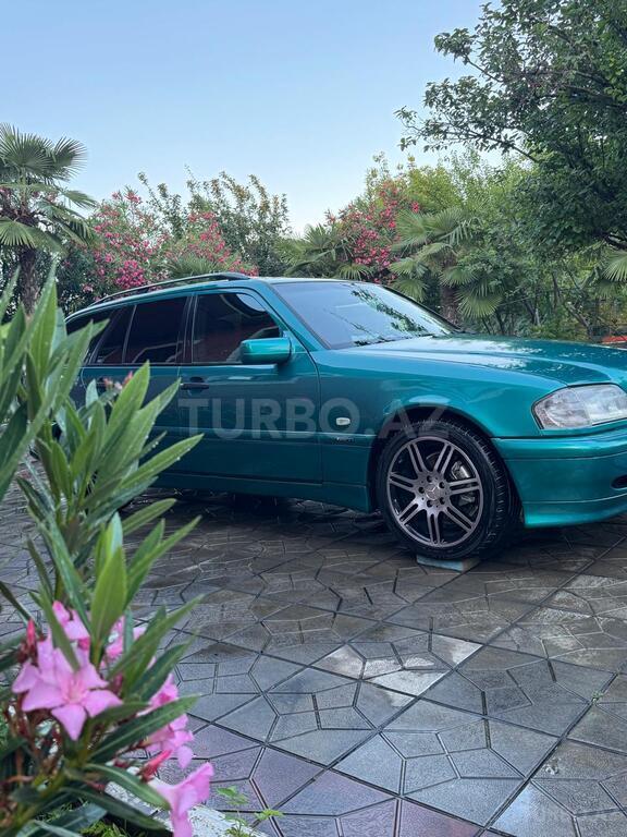 Mercedes C 200