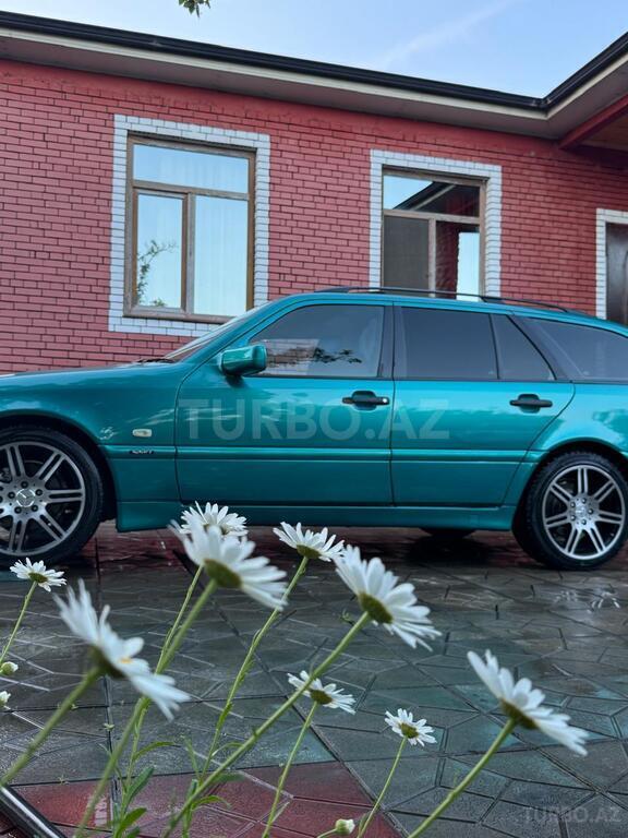 Mercedes C 200