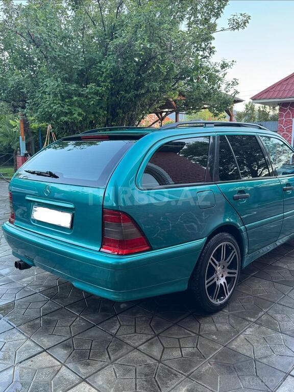 Mercedes C 200