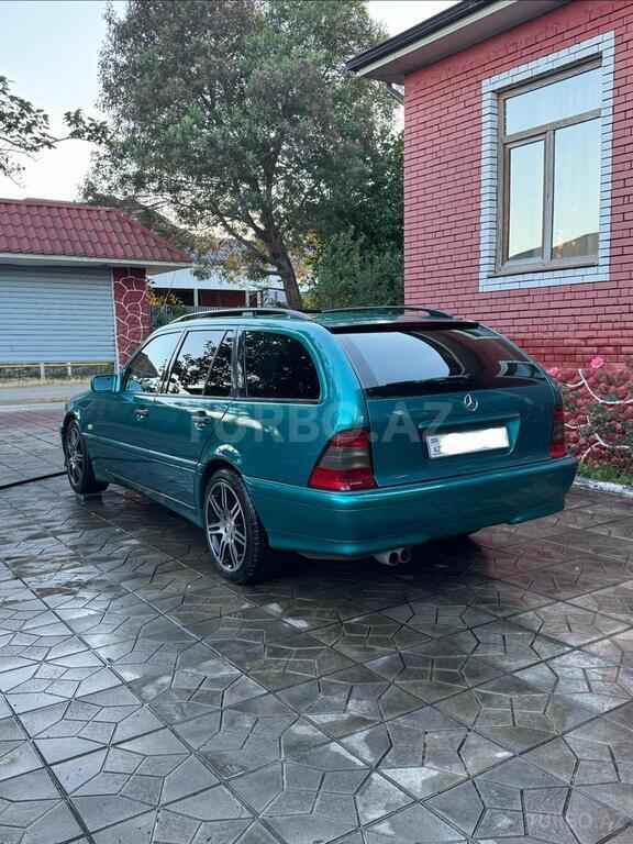 Mercedes C 200