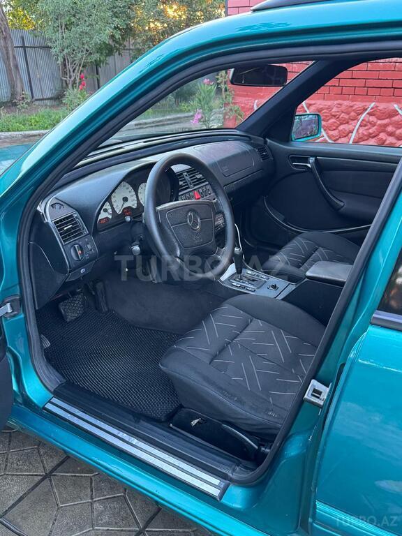 Mercedes C 200