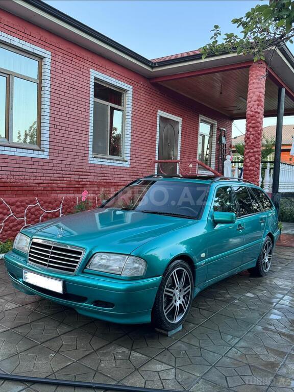 Mercedes C 200