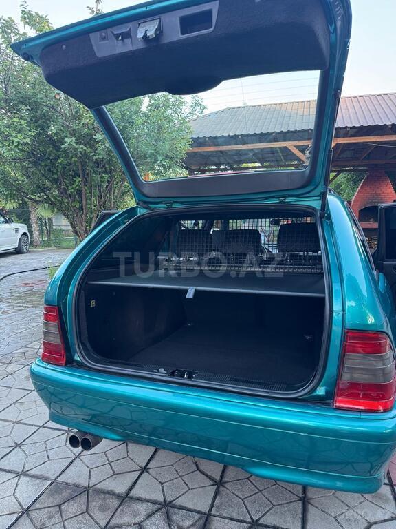 Mercedes C 200