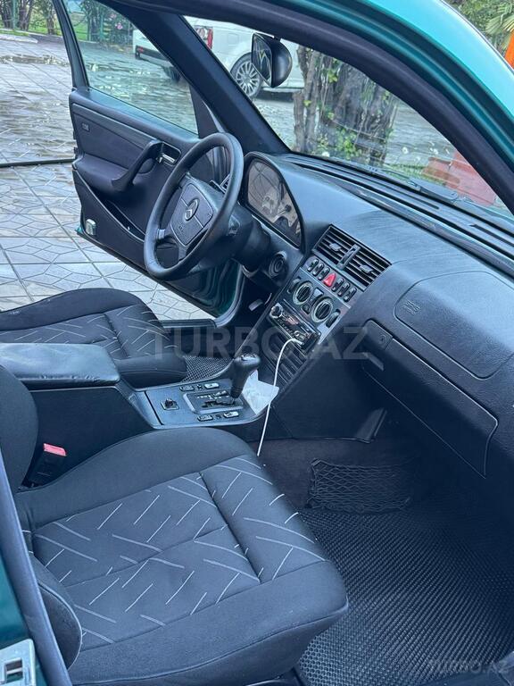 Mercedes C 200
