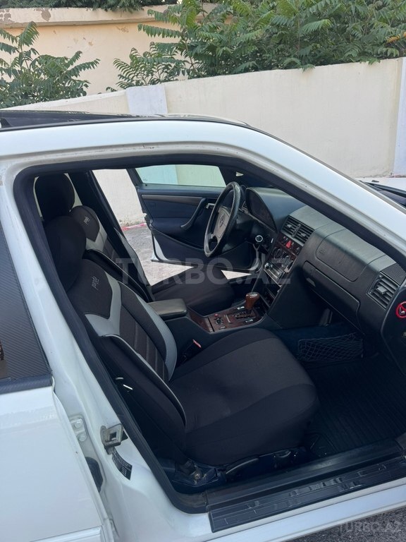 Mercedes C 220