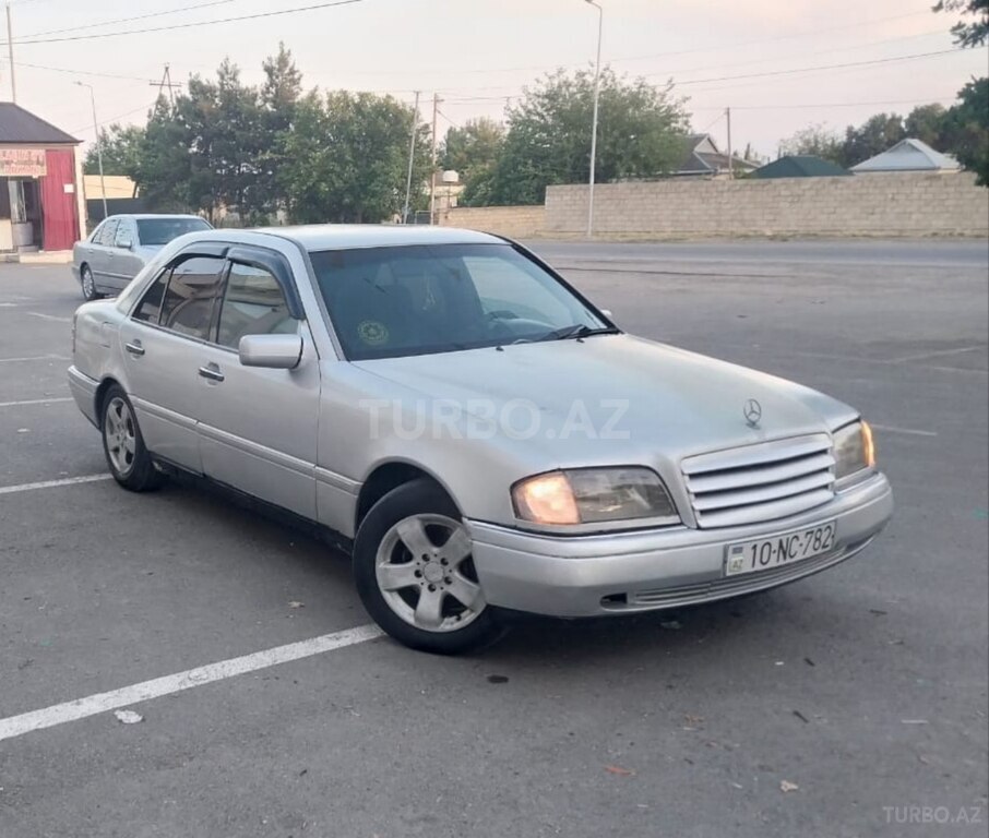 Mercedes C 180