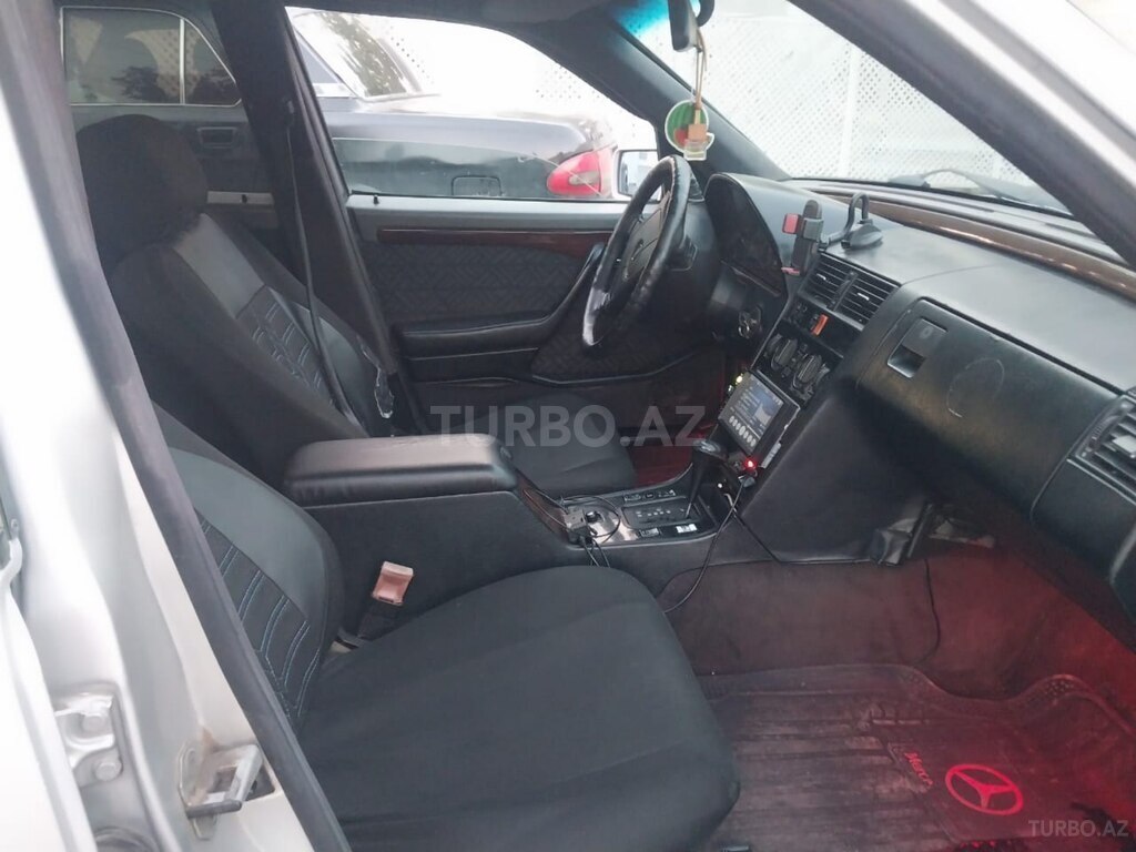 Mercedes C 180