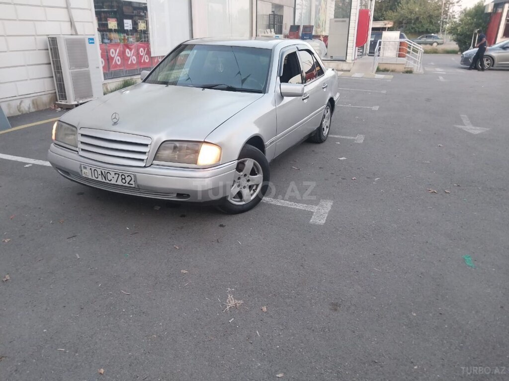 Mercedes C 180