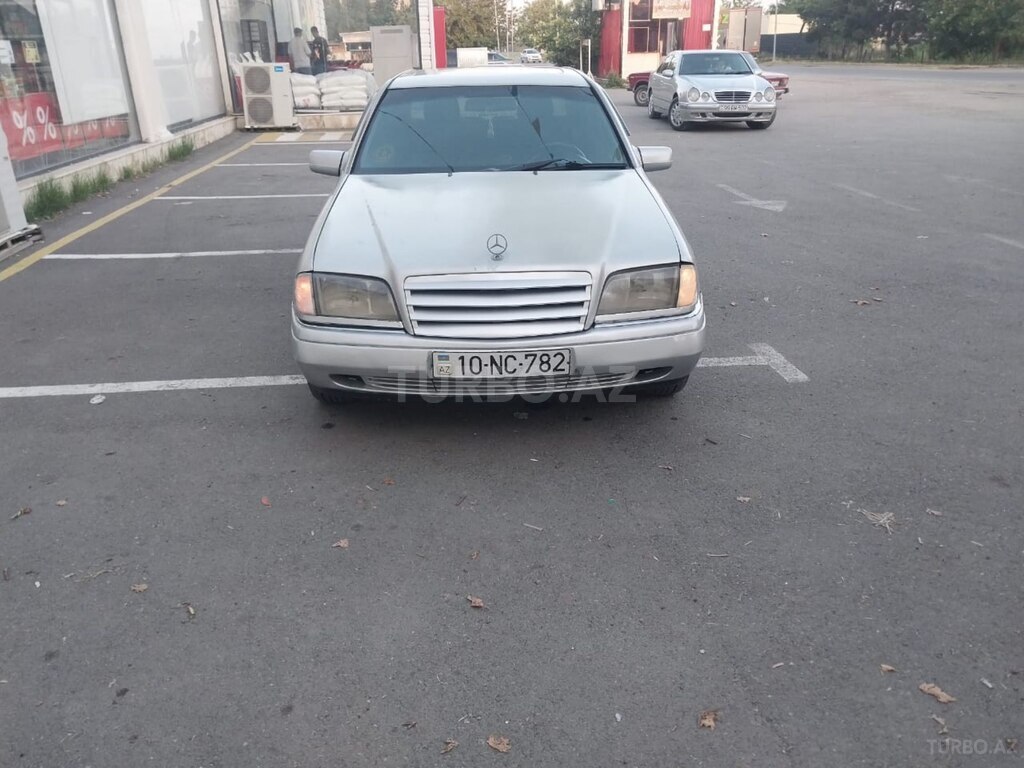 Mercedes C 180