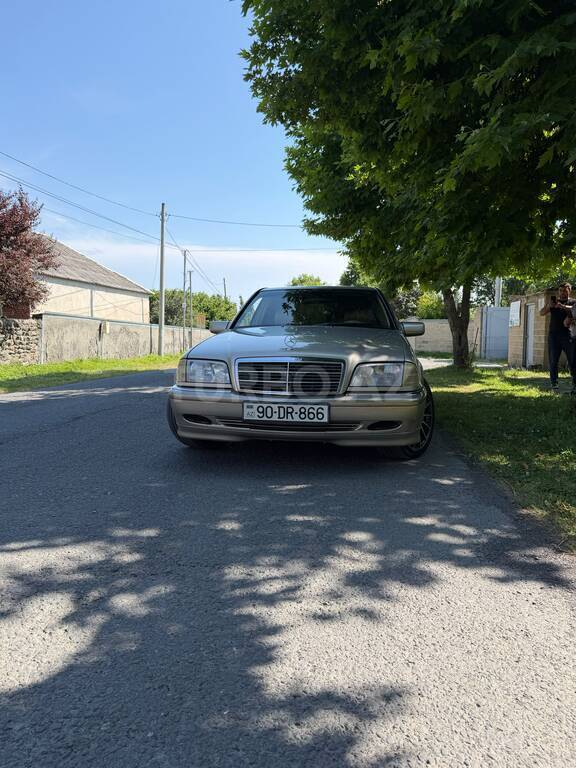 Mercedes C 240