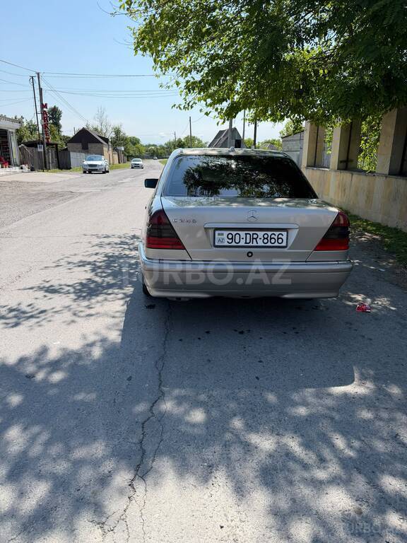 Mercedes C 240