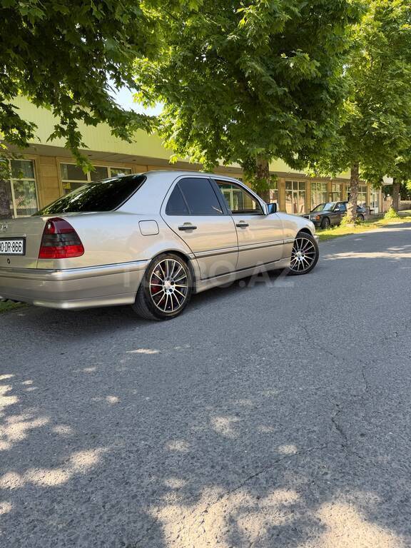 Mercedes C 240