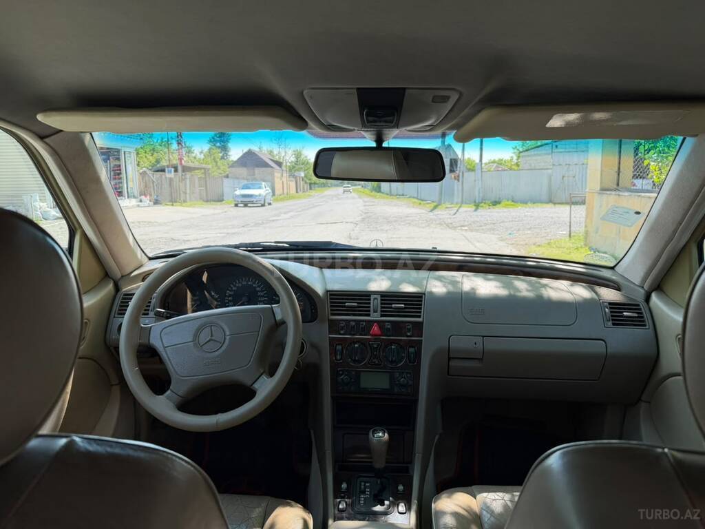 Mercedes C 240