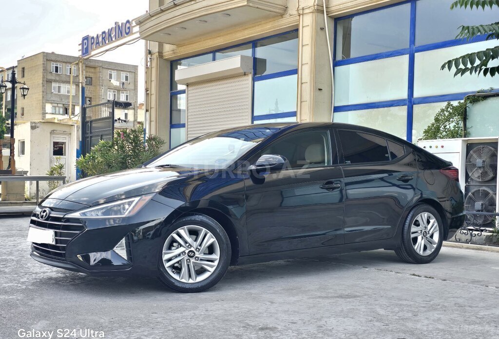 Hyundai Elantra