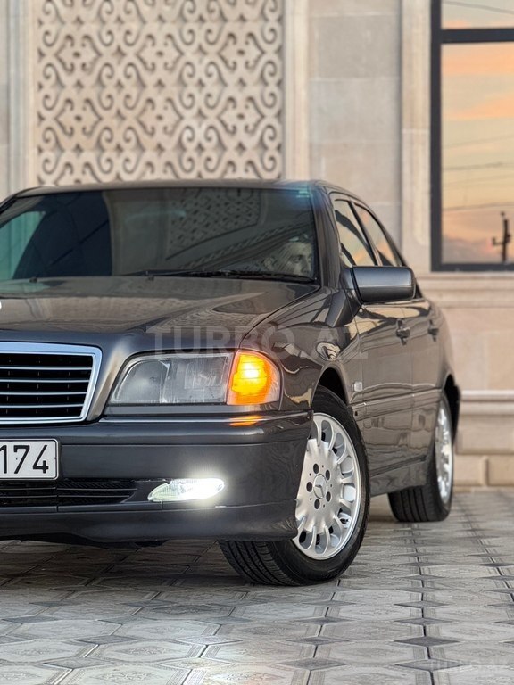 Mercedes C 220